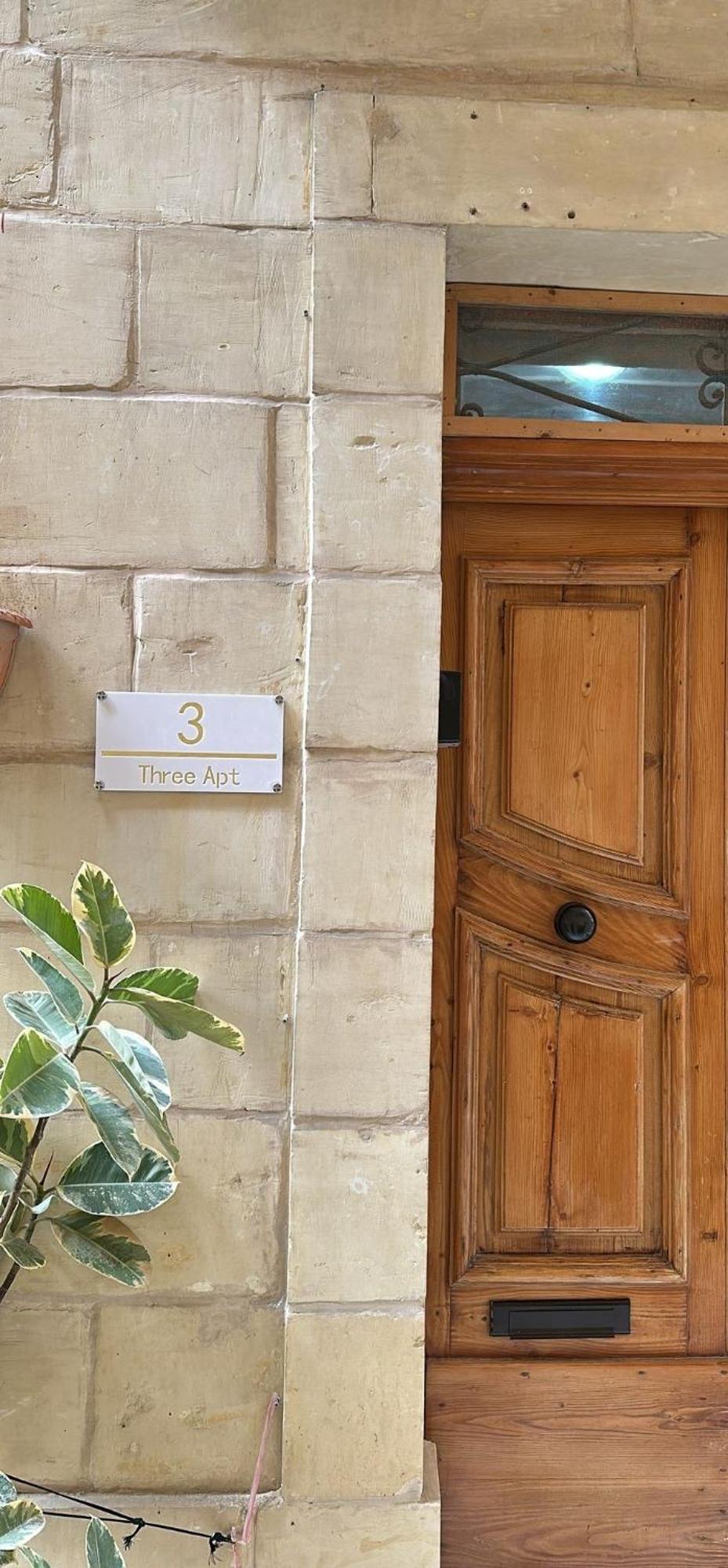 Three Apartment بيرغو المظهر الخارجي الصورة